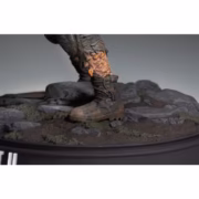 DARK HORSE – THE LAST OF US PART II™ – ARMORED CLICKER FIGURE - Görsel 6