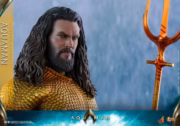 HOT TOYS – DC AQUAMAN™ – AQUAMAN 1/6 SCALE COLLECTIBLE FIGURE – MMS518 - Görsel 2